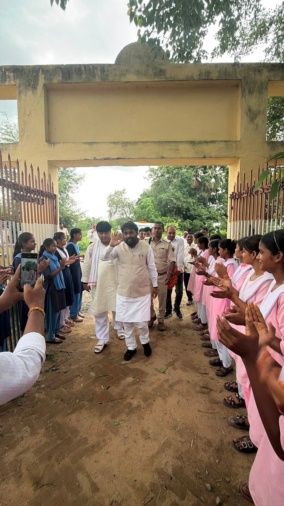 बाल्मीकि इंटर विद्यालय, बारत सहवाजपुर (नवादा)