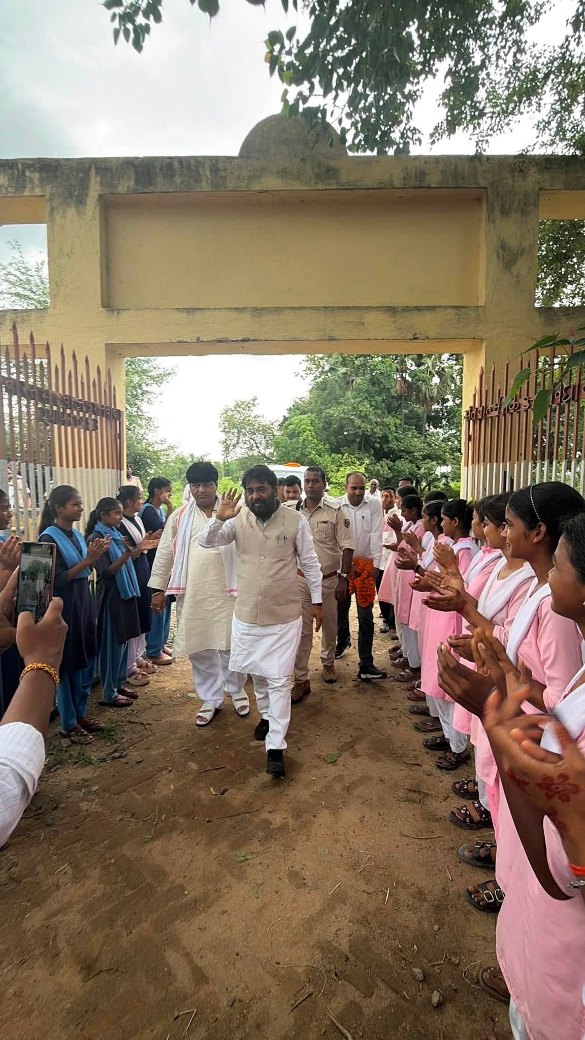 बाल्मीकि इंटर विद्यालय, बारत सहवाजपुर (नवादा)